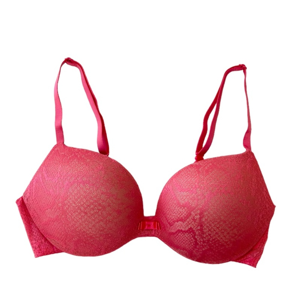 Incredible By Victoria’s Secret Push-Up Plunge Bra
in Pink